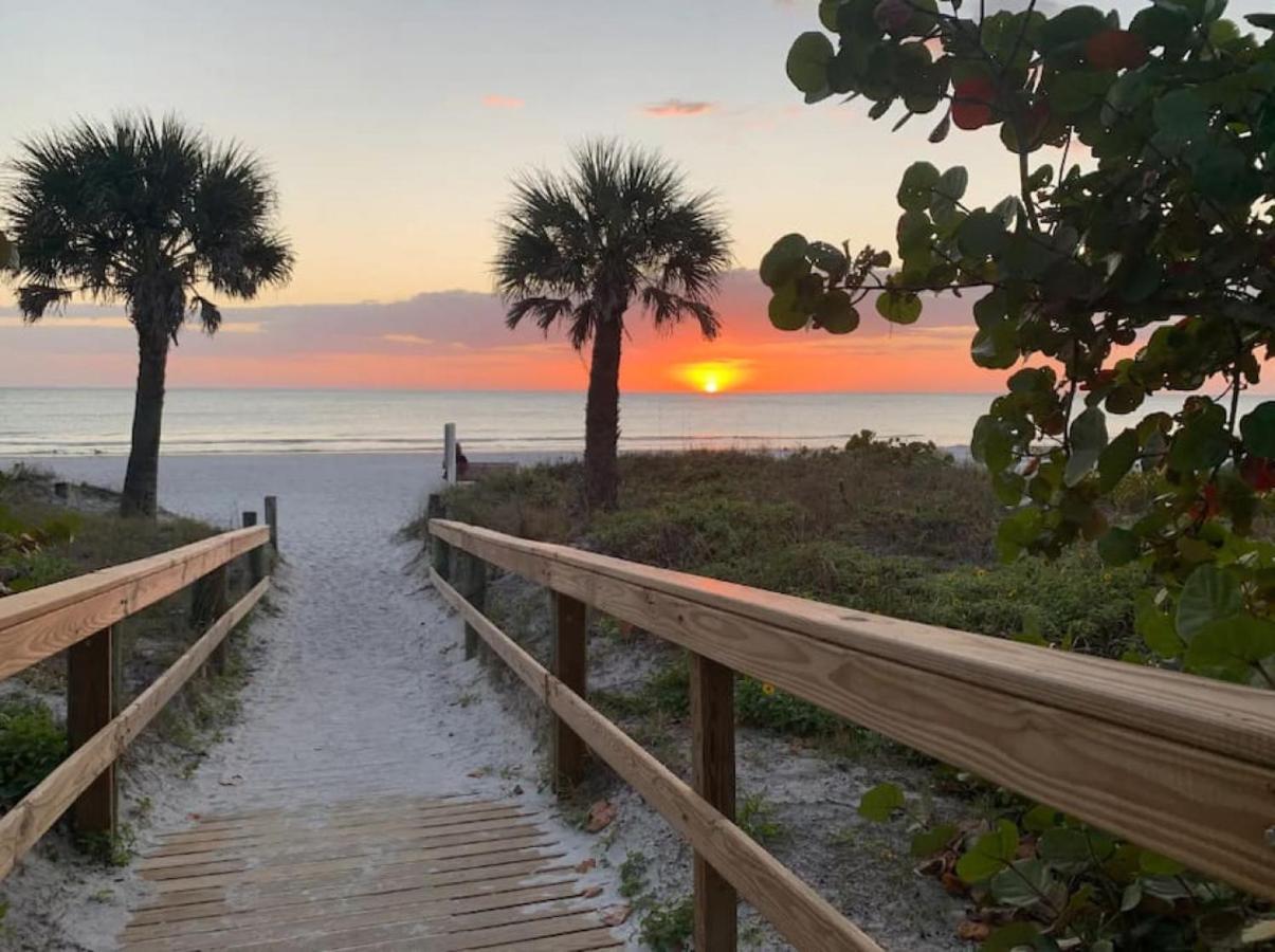 Wake Up To Ocean Views From Your Private Balcony Tampa Exterior photo