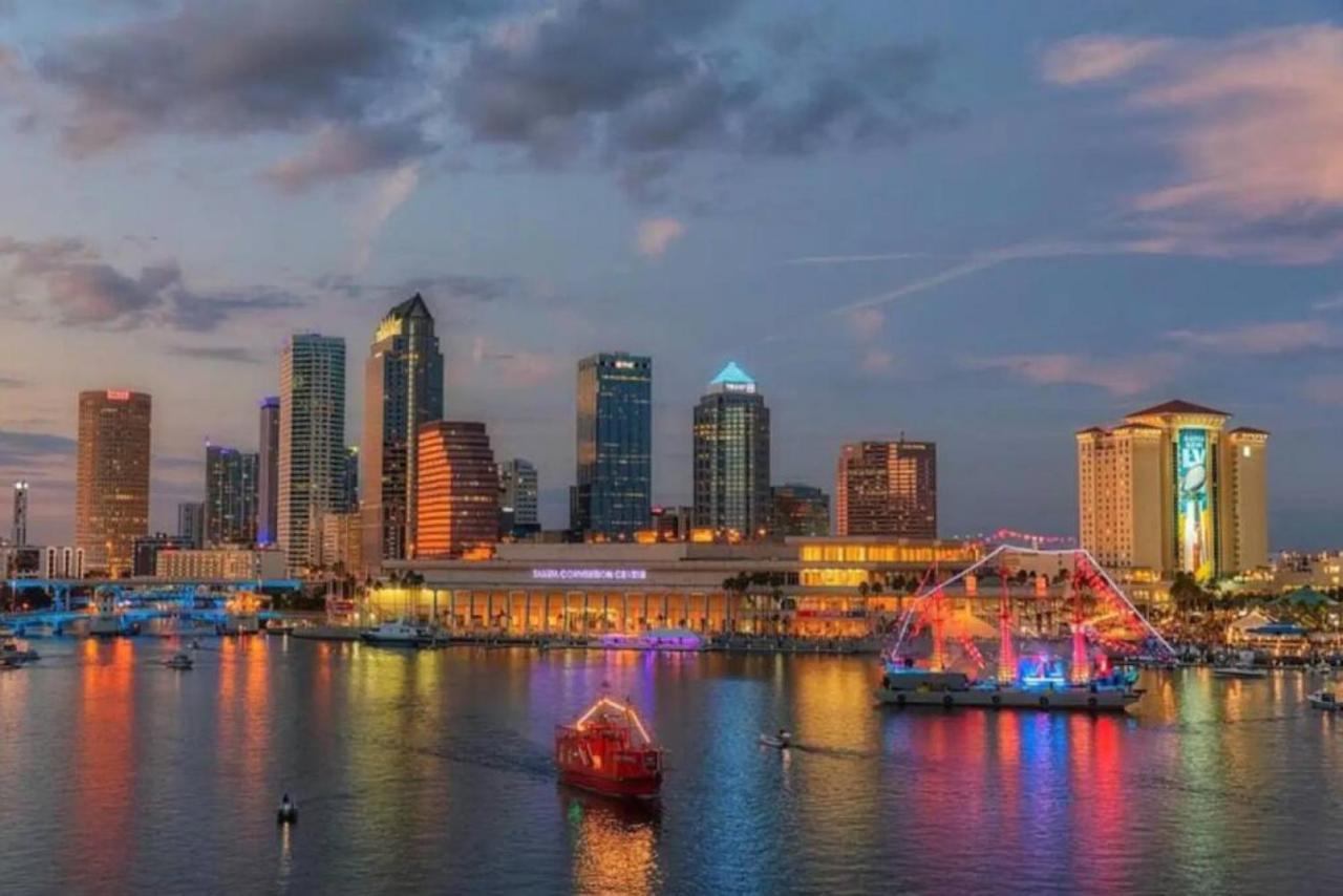 Wake Up To Ocean Views From Your Private Balcony Tampa Exterior photo