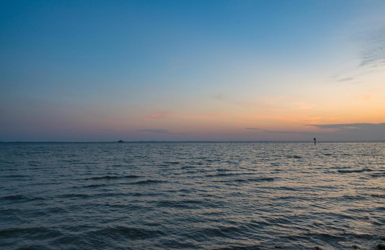 Wake Up To Ocean Views From Your Private Balcony Tampa Exterior photo